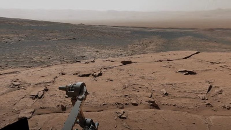 NASA captures Curiosity rover on Mars similar to France