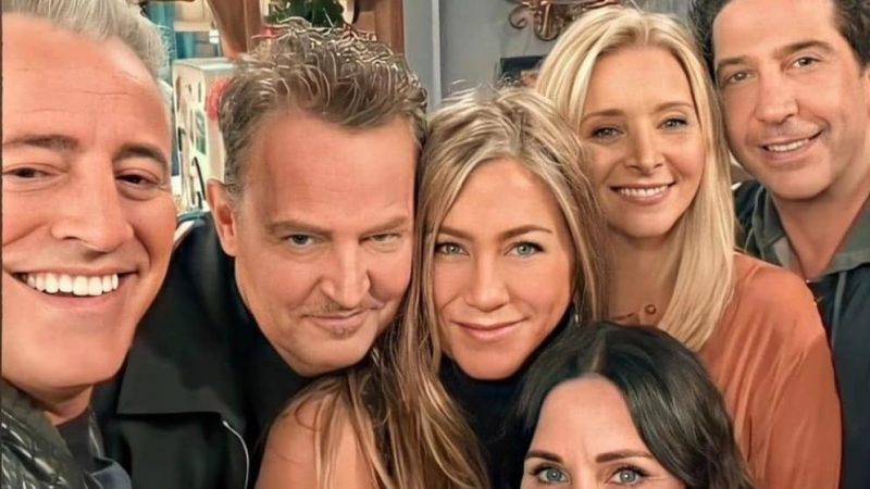At the reunion special, Matthew Perry receives encouragement from the director and EP of “Friends.”