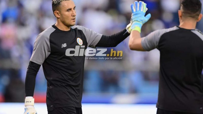 Keeler Nawaz greets Honduran fans at the Olympic Stadium – Dias