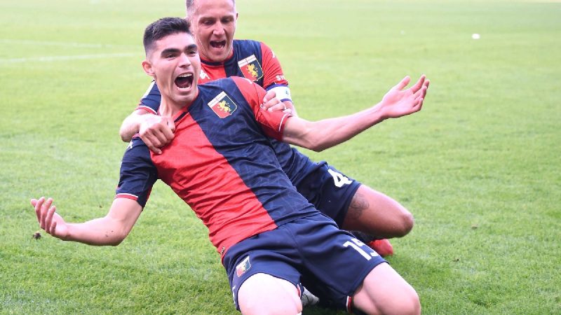 Summary of the match Genoa vs Sasuolo (2-2);  Johan Vasquez makes his debut and goal