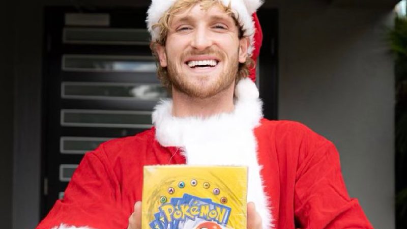 Logan Paul shows Pokemon cards;  Paid $ 3.5 million and they are fake